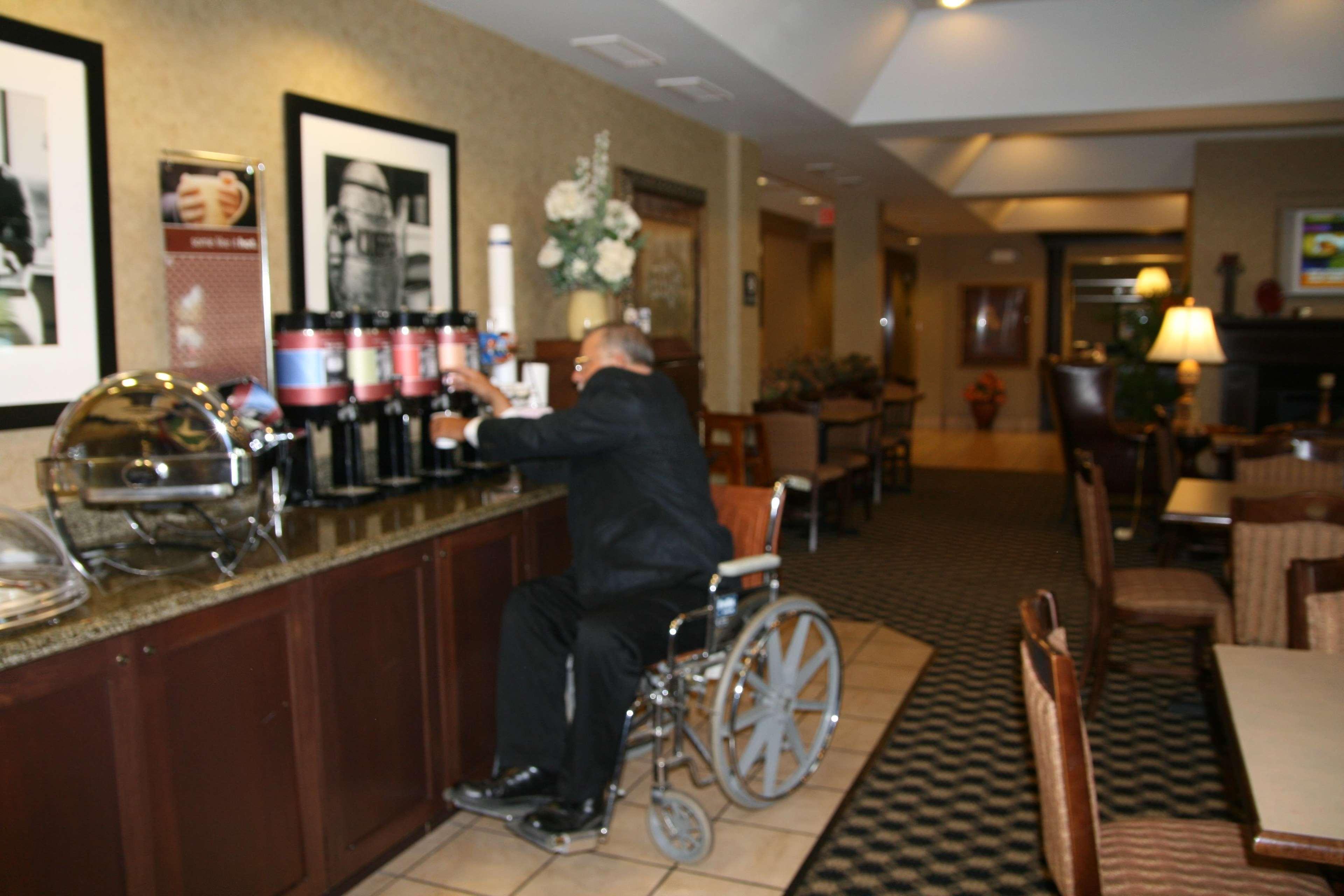 Hampton Inn Marshall Ristorante foto