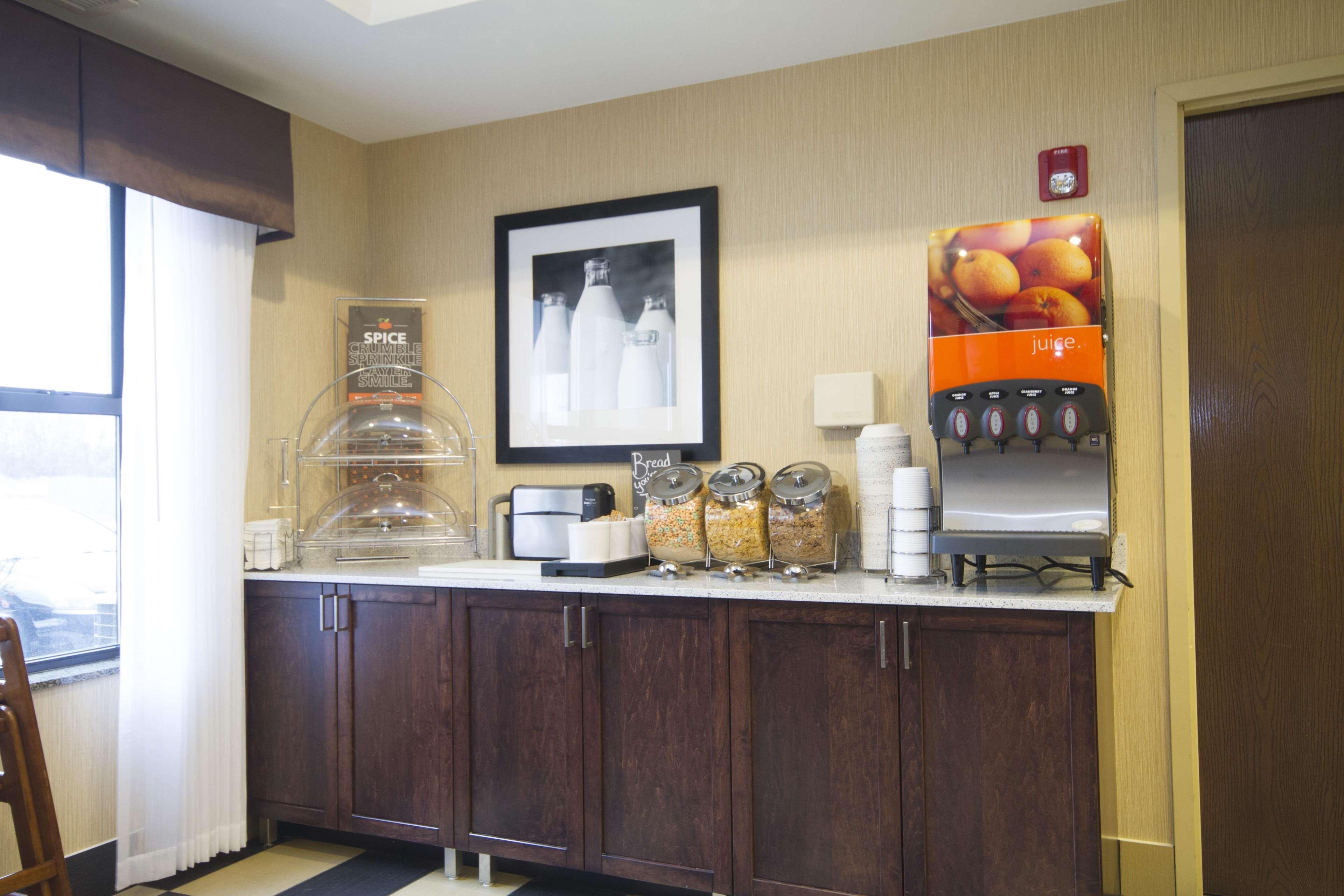 Hampton Inn Marshall Esterno foto